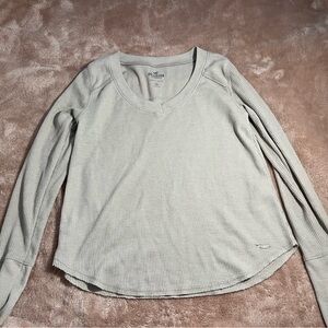 Hollister Women's Light Gray Long Sleeve Tee
